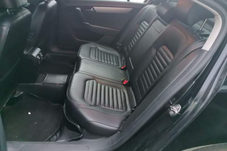 Used Volkswagen Magotan 2013 1.8TSI Premier Model Left Rear Seat