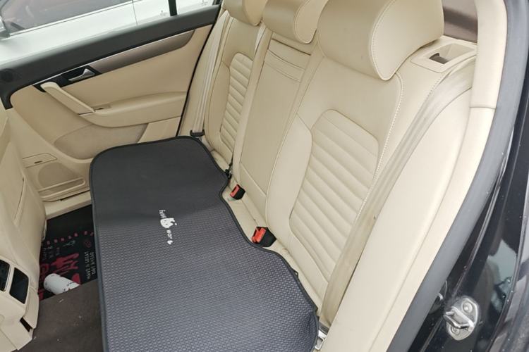 Used Volkswagen Magotan 2013 1.8TSI Luxury Model Left Rear Seat