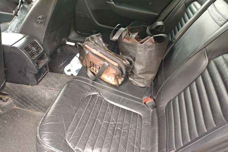 Used Volkswagen Magotan 2013 1.8TSI Luxury Model Left Rear Seat