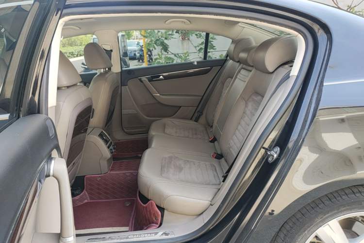 Used Volkswagen Magotan 2013 2.0 TSI Prestige Model Left Rear Seat