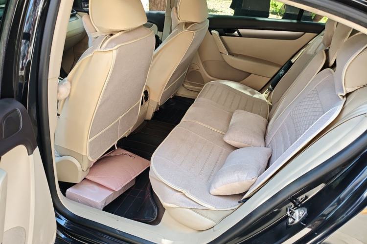Used Volkswagen Magotan 2013 1.8TSI Premier Model Left Rear Seat