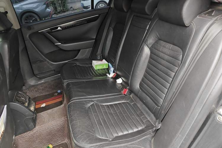 Used Volkswagen Magotan 2013 1.8TSI Luxury Model Left Rear Seat