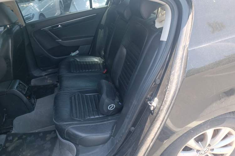 Used Volkswagen Magotan 2013 1.8TSI Luxury Model Left Rear Seat