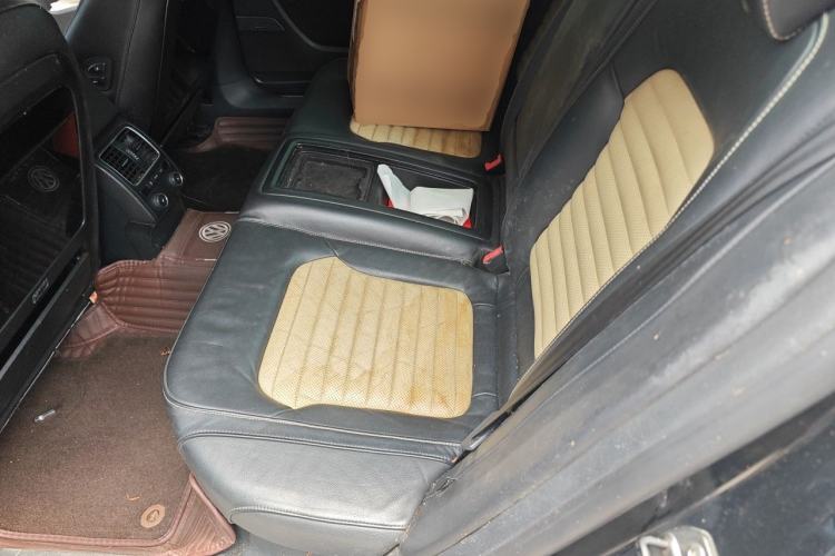 Used Volkswagen Magotan 2013 3.0 FSI Flagship Model Left Rear Seat
