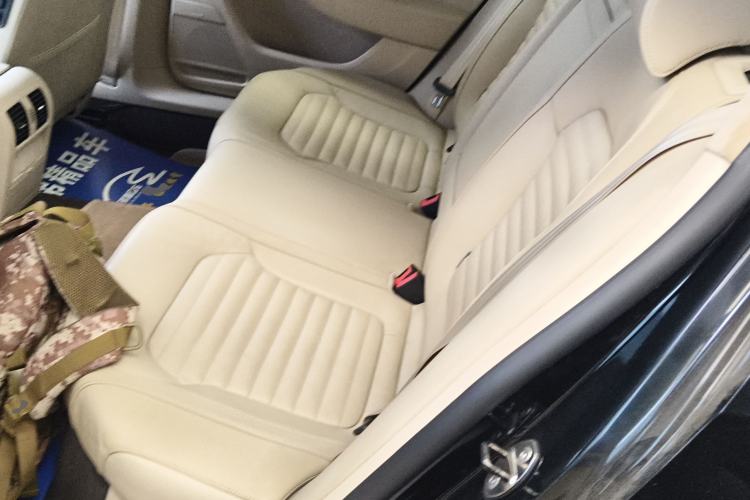 Used Volkswagen Magotan 2013 1.8TSI Premier Model Left Rear Seat