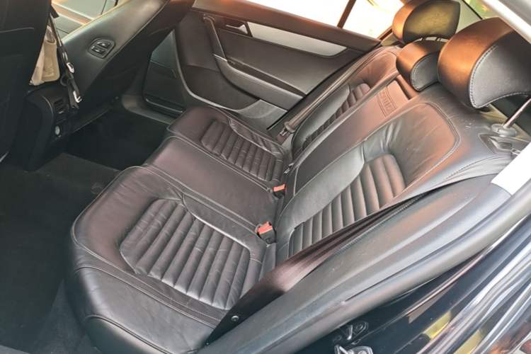 Used Volkswagen Magotan 2013 1.8TSI Premier Model Left Rear Seat
