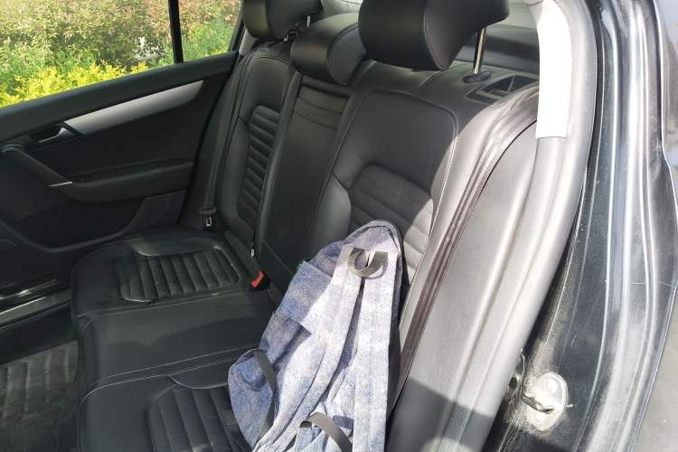 Used Volkswagen Magotan 2013 1.8TSI Premier Model Left Rear Seat