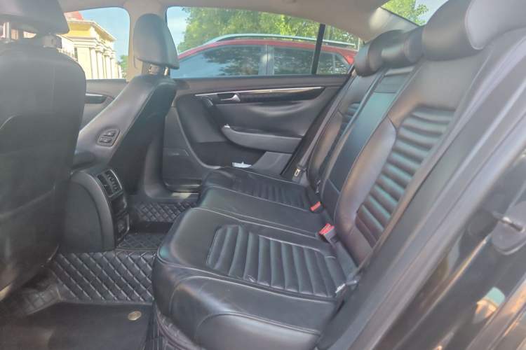 Used Volkswagen Magotan 2013 1.8TSI Luxury Model Left Rear Seat