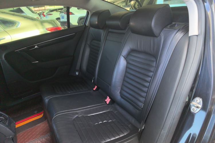 Used Volkswagen Magotan 2013 1.8TSI Luxury Model Left Rear Seat