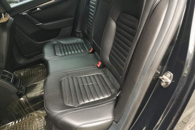 Used Volkswagen Magotan 2013 1.8TSI Luxury Model Left Rear Seat