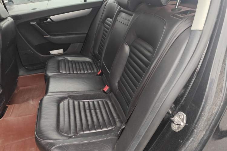 Used Volkswagen Magotan 2013 1.8TSI Premier Model Left Rear Seat
