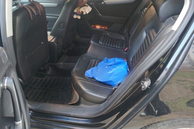 Used Volkswagen Magotan 2013 1.8TSI Premier Model Left Rear Seat