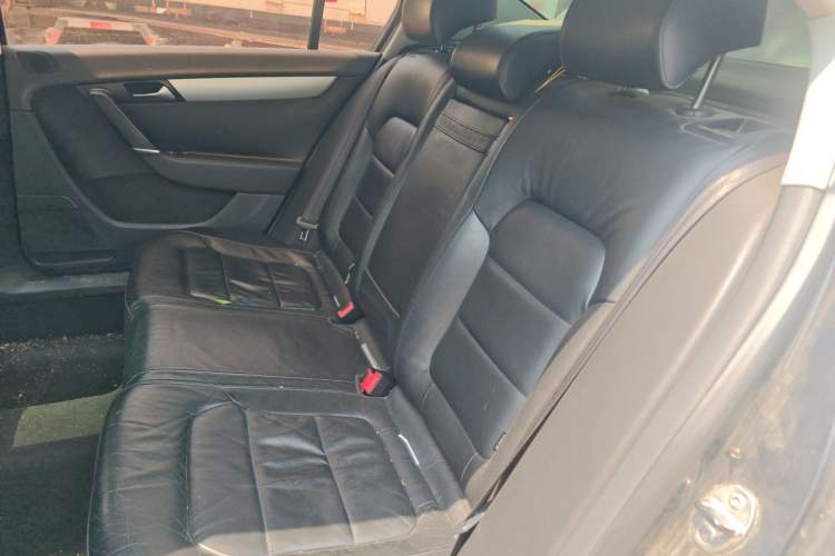 Used Volkswagen Magotan 2013 1.8TSI Comfort Model Left Rear Seat