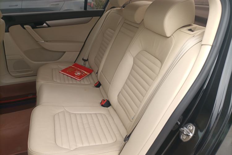Used Volkswagen Magotan 2013 1.8TSI Premier Model Left Rear Seat