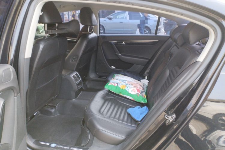 Used Volkswagen Magotan 2013 1.8TSI Premier Model Left Rear Seat