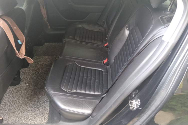 Used Volkswagen Magotan 2013 1.8TSI Premier Model Left Rear Seat