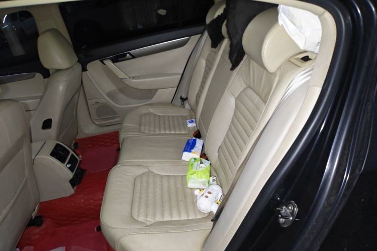 Used Volkswagen Magotan 2013 1.8TSI Luxury Model Left Rear Seat