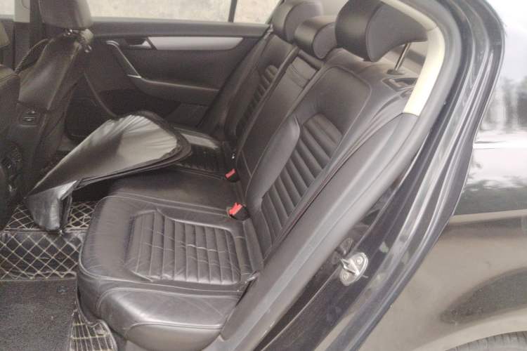 Used Volkswagen Magotan 2013 1.8TSI Premier Model Left Rear Seat
