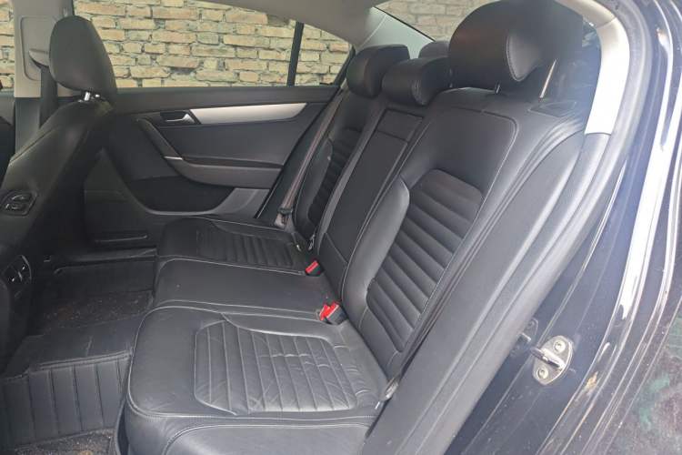 Used Volkswagen Magotan 2013 1.8TSI Premier Model Left Rear Seat