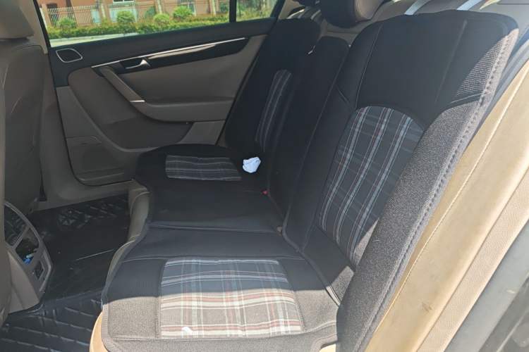 Used Volkswagen Magotan 2013 2.0 TSI Ultimate Model Left Rear Seat