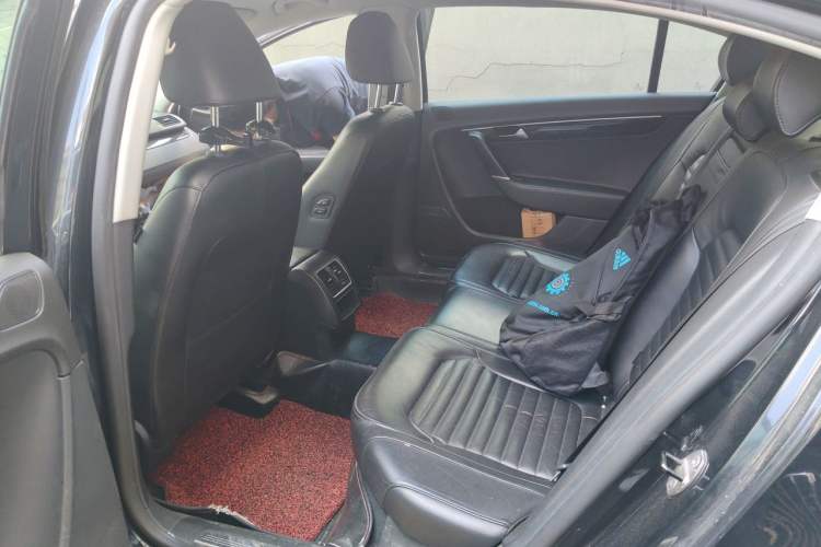 Used Volkswagen Magotan 2013 2.0 TSI Luxury Model Left Rear Seat