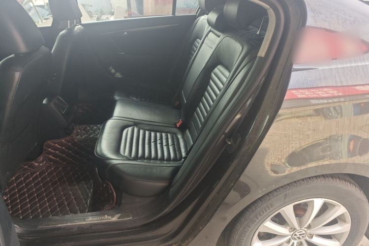 Used Volkswagen Magotan 2013 1.8TSI Premier Model Left Rear Seat