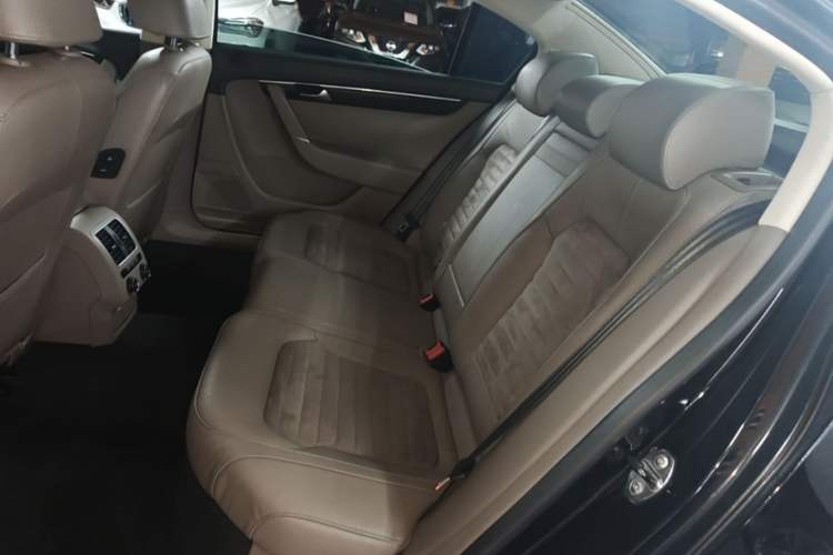 Used Volkswagen Magotan 2013 2.0 TSI Prestige Model Left Rear Seat