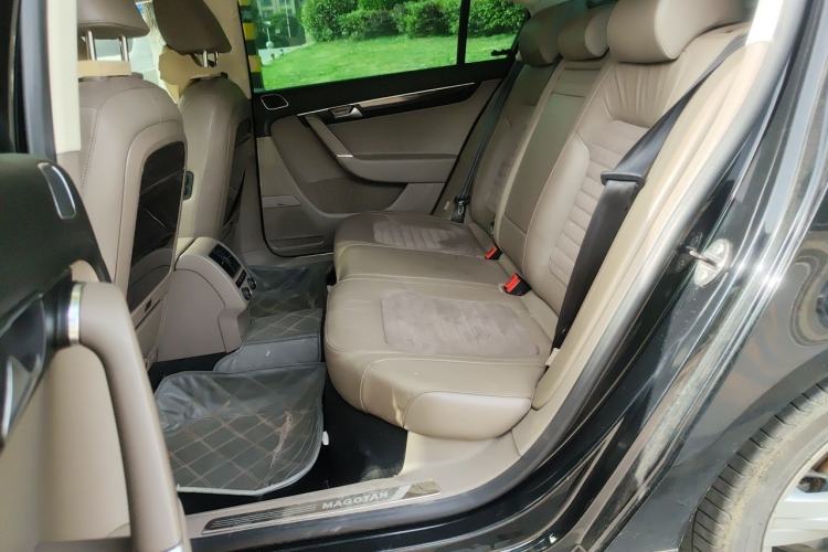 Used Volkswagen Magotan 2013 2.0 TSI Ultimate Model Left Rear Seat