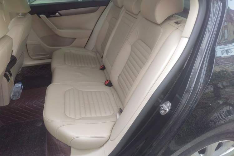 Used Volkswagen Magotan 2013 1.8TSI Premier Model Left Rear Seat