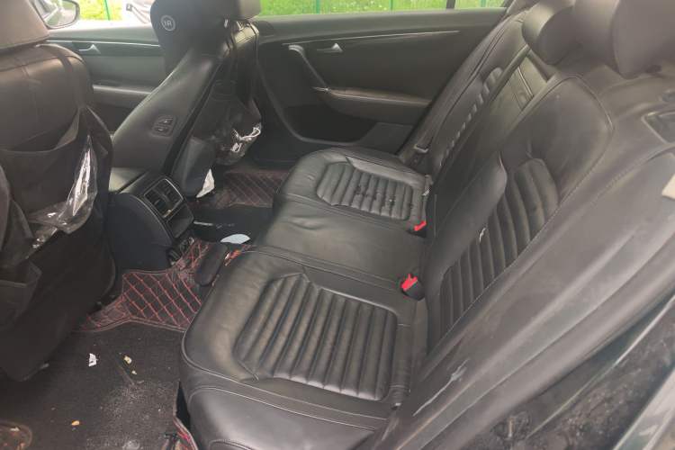 Used Volkswagen Magotan 2013 1.8TSI Luxury Model Left Rear Seat
