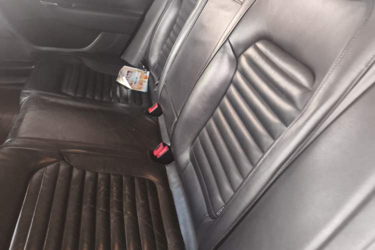 Used Volkswagen Magotan 2013 1.8TSI Premier Model Left Rear Seat