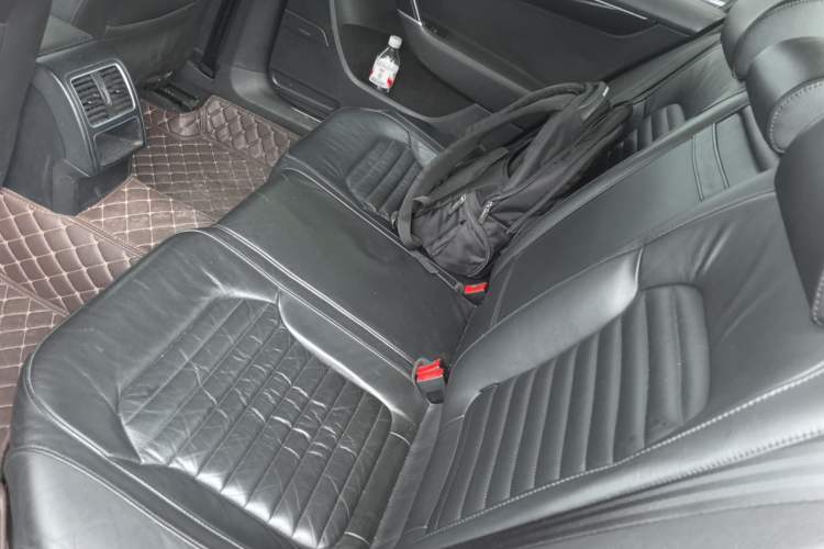 Used Volkswagen Magotan 2013 2.0 TSI Luxury Model Left Rear Seat
