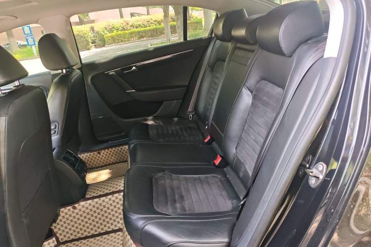 Used Volkswagen Magotan 2013 2.0 TSI Prestige Model Left Rear Seat
