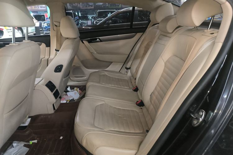 Used Volkswagen Magotan 2013 1.8TSI Luxury Model Left Rear Seat