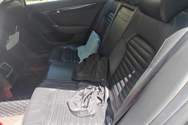 Used Volkswagen Magotan 2013 1.8TSI Luxury Model Left Rear Seat