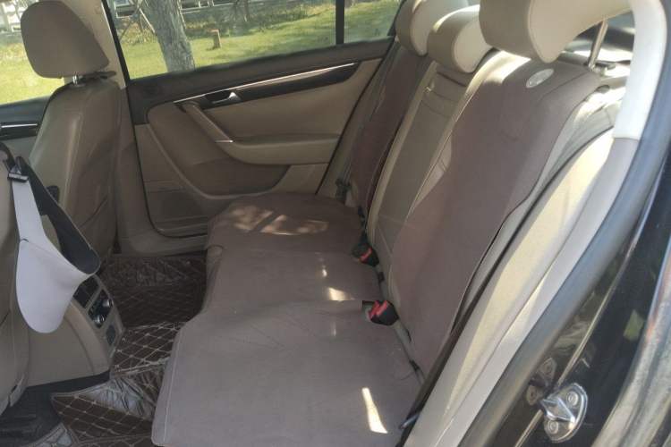 Used Volkswagen Magotan 2013 2.0 TSI Prestige Model Left Rear Seat