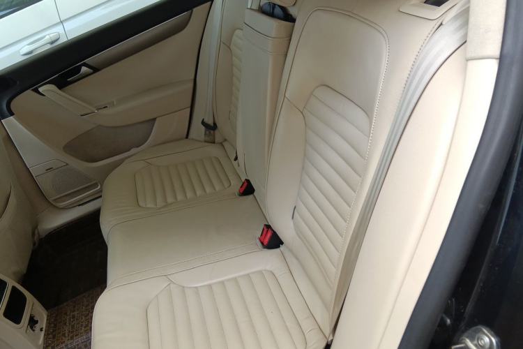 Used Volkswagen Magotan 2013 1.8TSI Luxury Model Left Rear Seat