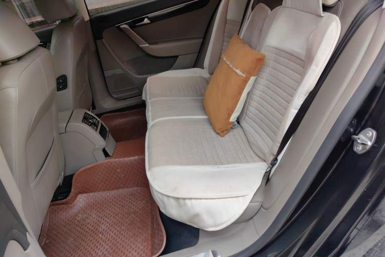 Used Volkswagen Magotan 2013 1.8TSI Luxury Model Left Rear Seat