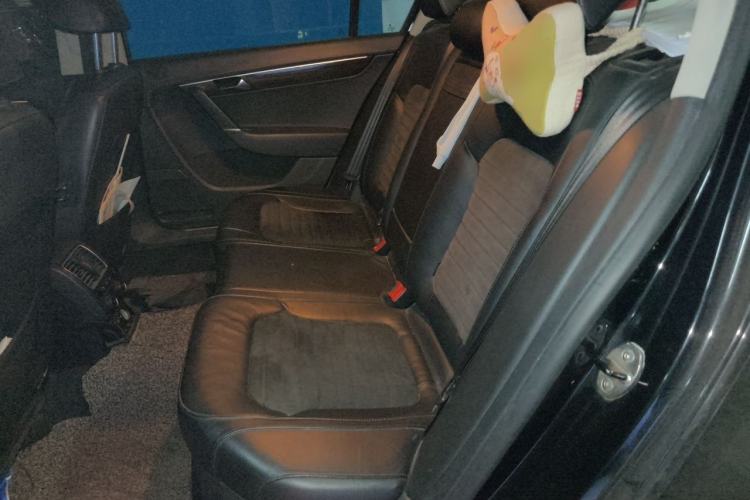 Used Volkswagen Magotan 2013 2.0 TSI Prestige Model Left Rear Seat