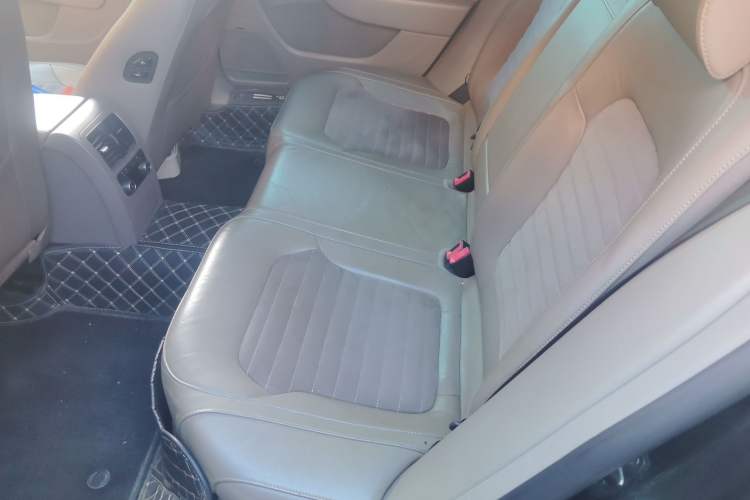 Used Volkswagen Magotan 2013 2.0 TSI Prestige Model Left Rear Seat