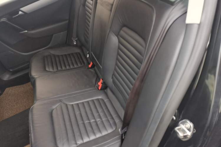 Used Volkswagen Magotan 2013 1.8TSI Premier Model Left Rear Seat