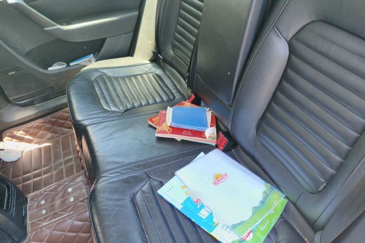 Used Volkswagen Magotan 2013 1.8TSI Luxury Model Left Rear Seat