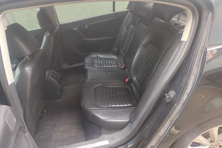 Used Volkswagen Magotan 2013 1.8TSI Luxury Model Left Rear Seat