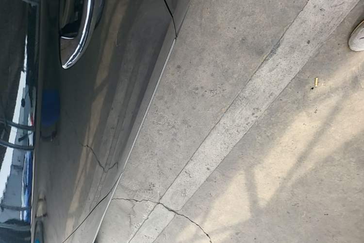 Used Volkswagen Magotan 2013 1.8TSI Luxury Model Left Side Sill