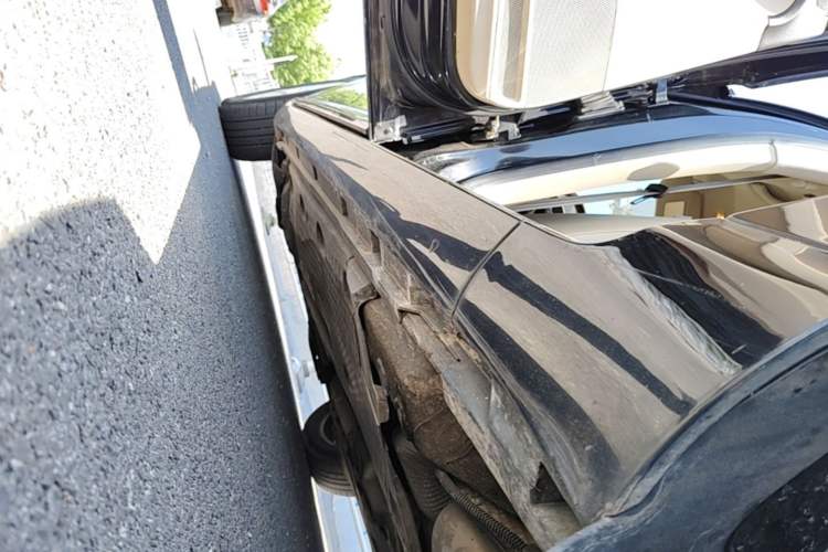 Used Volkswagen Magotan 2013 1.8TSI Luxury Model Left Side Sill