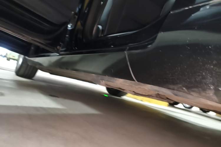 Used Volkswagen Magotan 2013 1.8TSI Luxury Model Left Side Sill