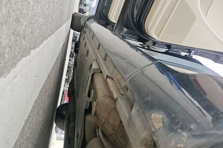Used Volkswagen Magotan 2013 1.8TSI Luxury Model Left Side Sill