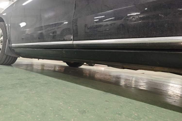 Used Volkswagen Magotan 2013 1.8TSI Luxury Model Left Side Sill