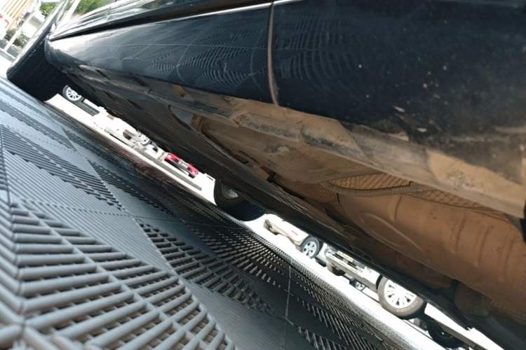Used Volkswagen Magotan 2013 1.8TSI Premier Model Left Side Sill