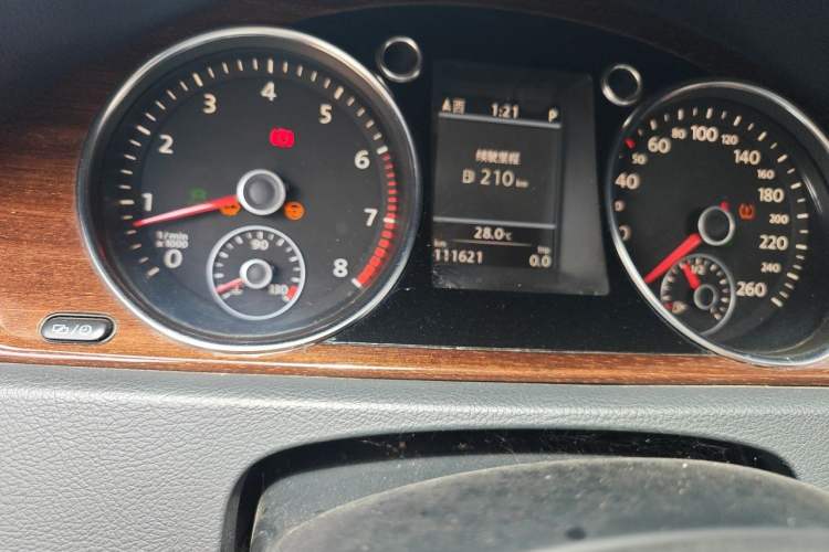 Used Volkswagen Magotan 2013 3.0 FSI Flagship Model Odometer Close Up